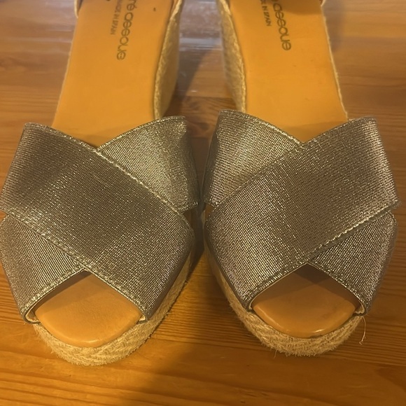 andre assous erika espadrille wedge sliver sandal made in Spain size 10 - Picture 2 of 9
